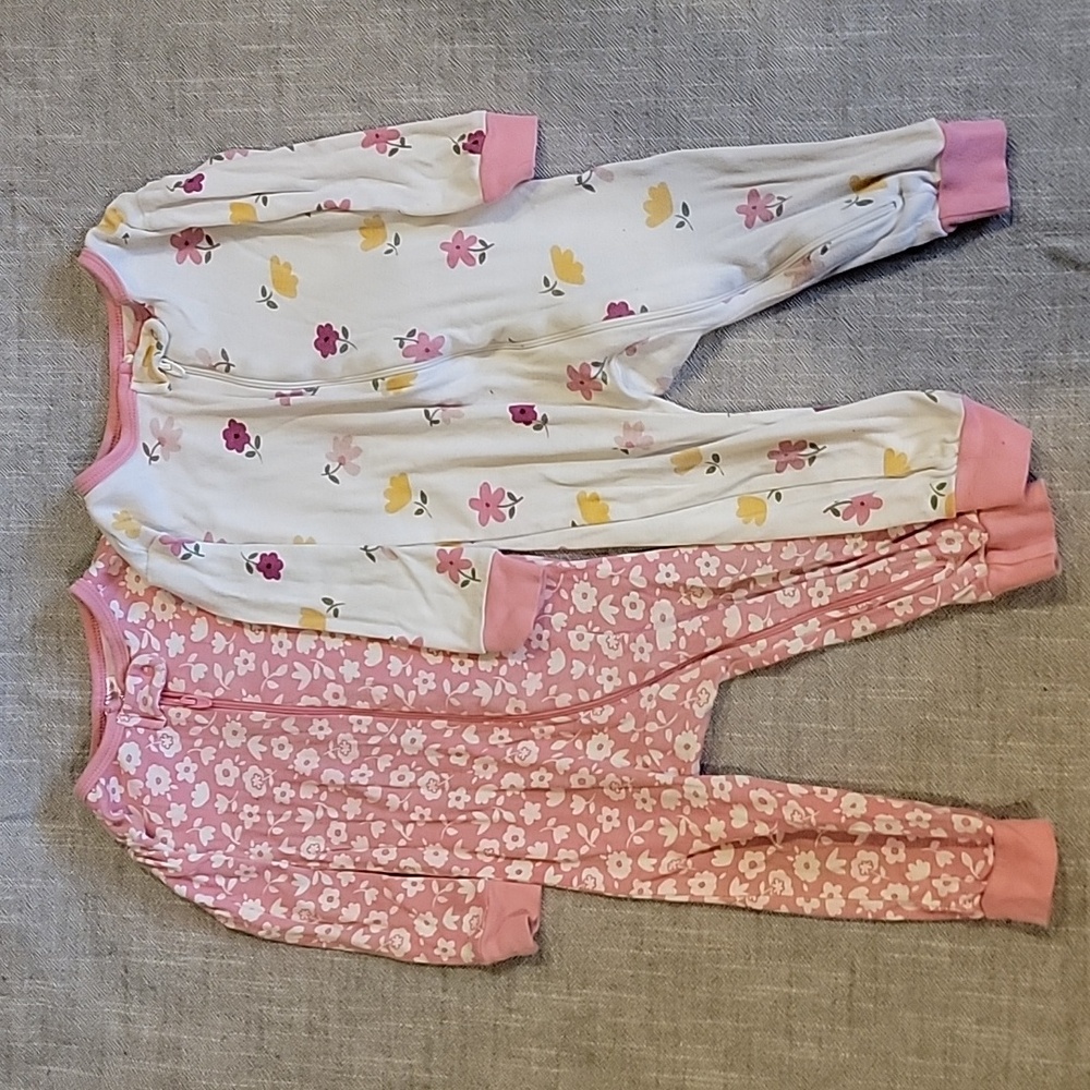 Girl's Pajamas (Pair)
